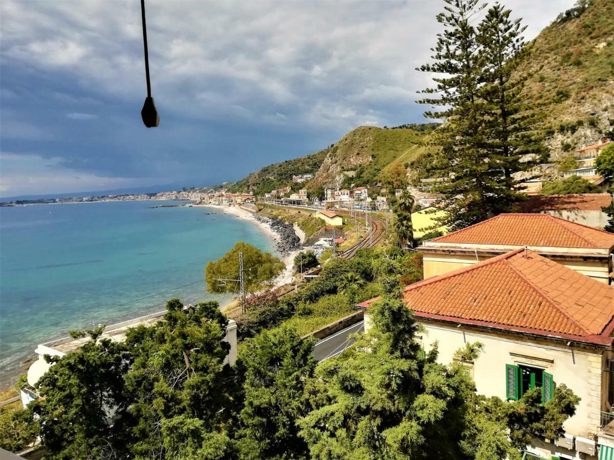 Apartamento Baia Di Atlantide Taormina Exterior foto
